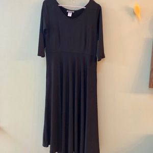 Karina dress -- Black with pockets, NEVER worn, size S/M, 3/4 sleeves